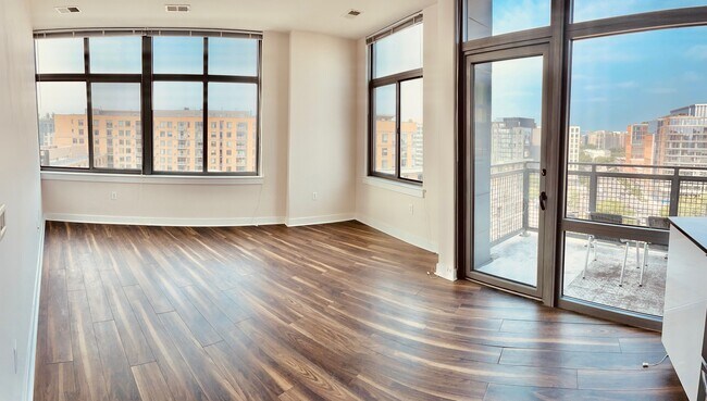 Main living room with breakfast balcony - 460 New York Ave NW