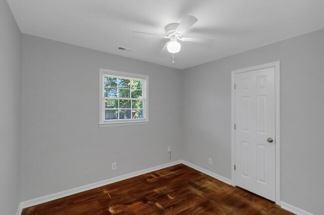 Building Photo - Don’t Miss Out! Look, Lease, and Live Spec...