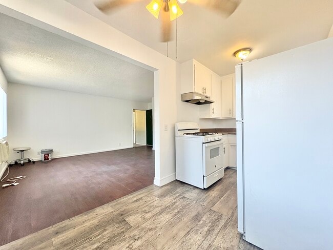 Building Photo - 11604 Sylvan St