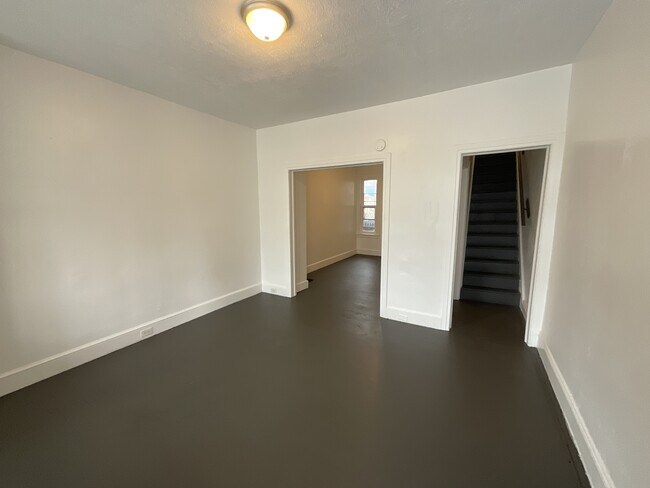 Building Photo - 934 Madison Ave