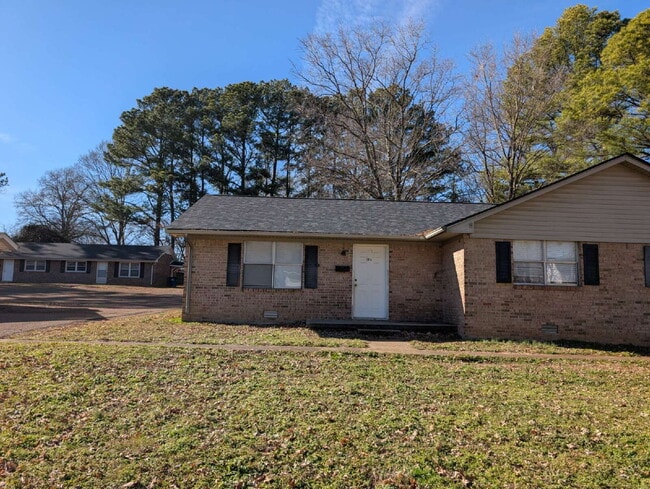 Building Photo - 120 Willow Ln