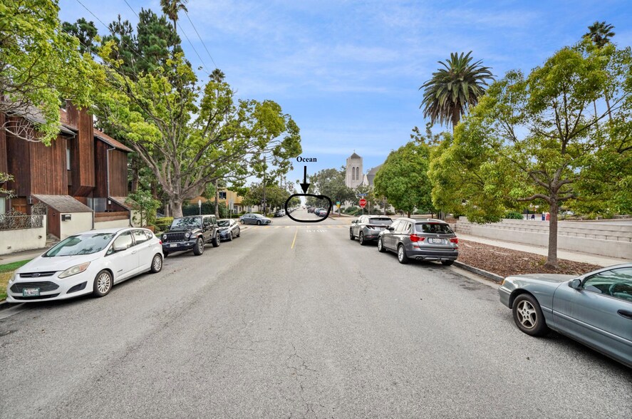 Building Photo - 1027 Lincoln Blvd