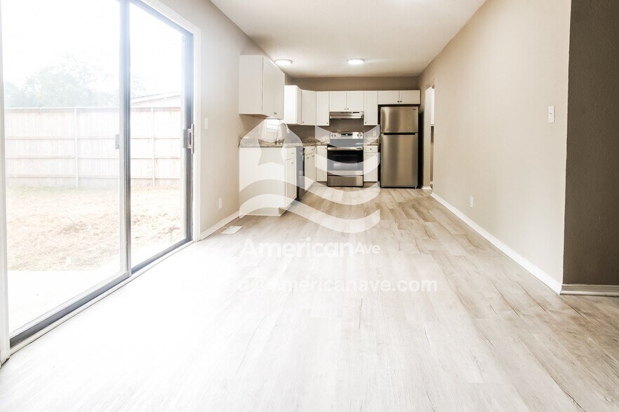Building Photo - 2433 S 139th E Ave