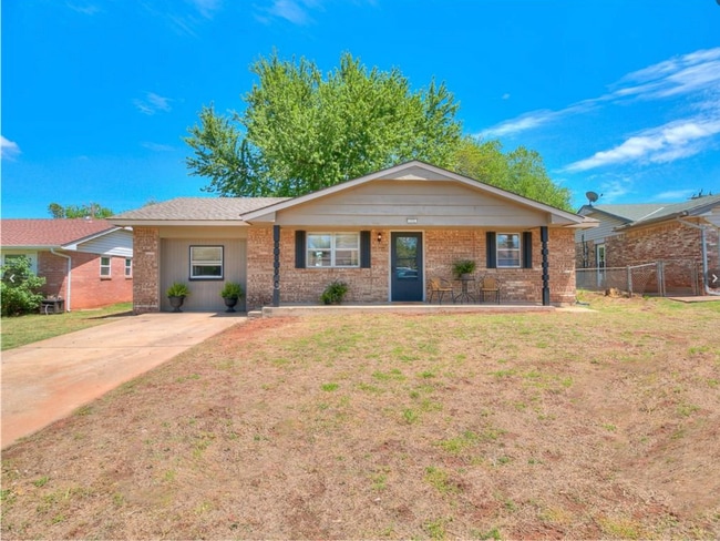 Building Photo - 722 S Meadow Ln