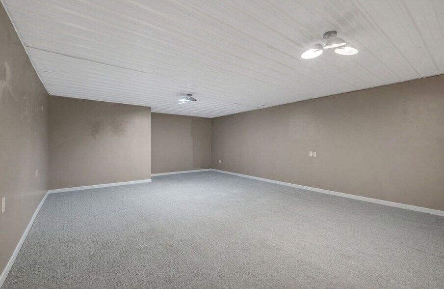 Building Photo - 5440 Eugene Kennedy Ln