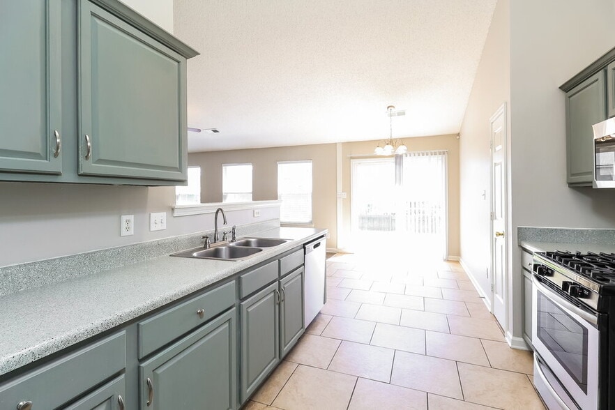 Building Photo - 12112 Chantress Ln