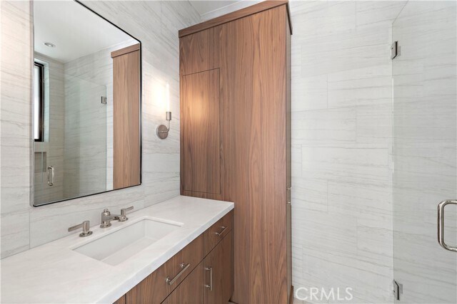 Building Photo - 2340 Crestview Dr