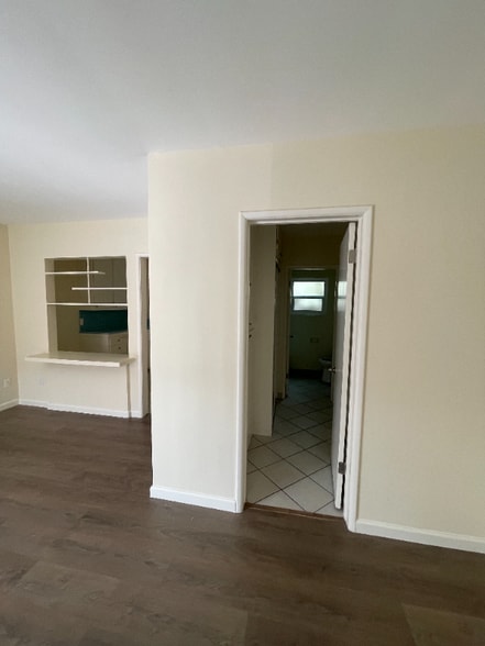 Building Photo - 14207 Sylvan St