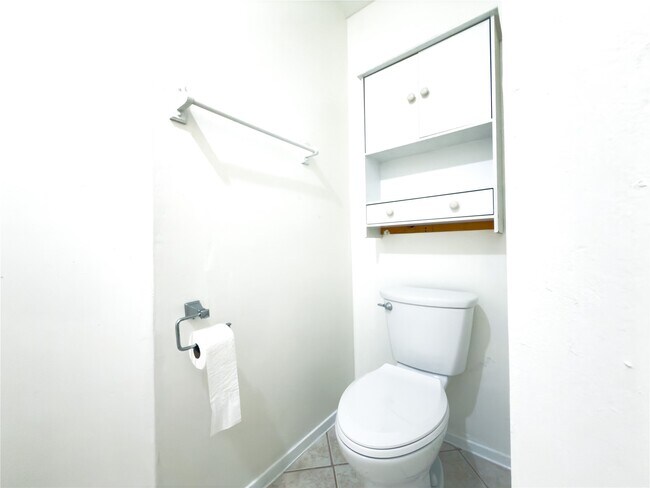 Building Photo - 13610 Piney Oaks Dr