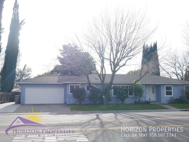 Primary Photo - Cozy 2 Bed 2 Bath 1,864sqft Duplex in Gree...