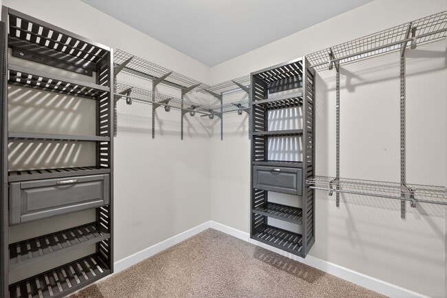 Building Photo - Luxury Living in Awbrey?Court: Your 4 Bed Dream Home Awaits