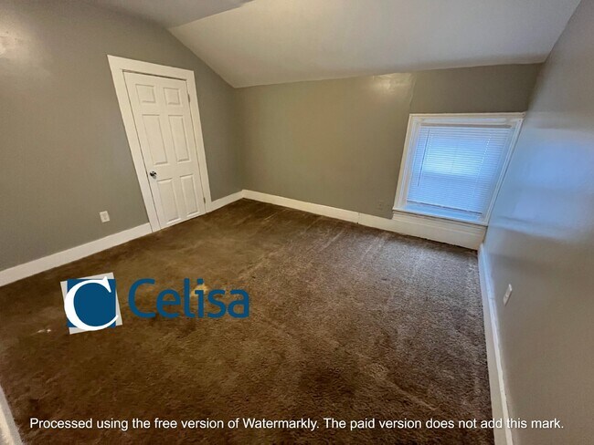 Building Photo - 2401 Miner St Unit #3 *Section 8 Approved*