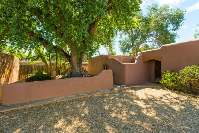 Building Photo - 7617 Guadalupe Trail NW