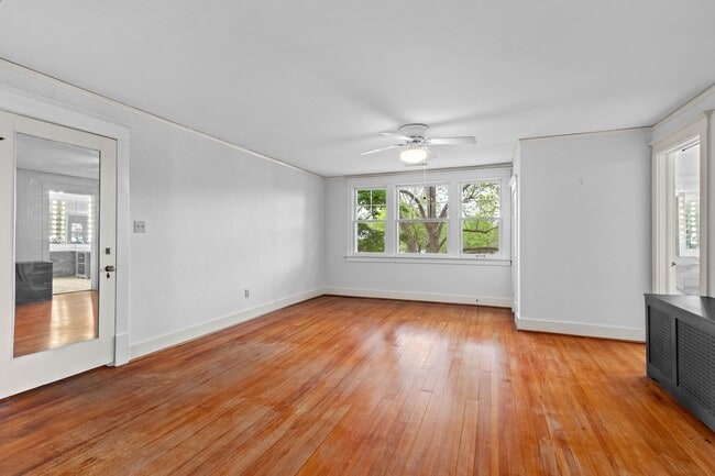 Building Photo - Unique, Charming and Spacious Fayetteville Home!