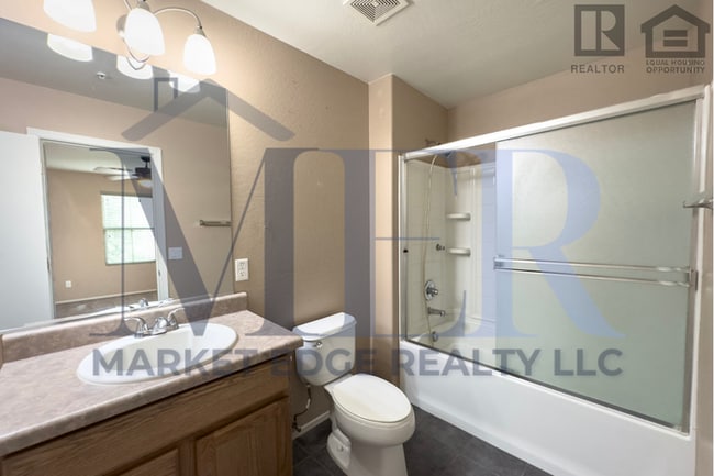 Building Photo - 3Bed/2.5Bath Townhouse at 83rd Ave/I-10! Ready for Immediate Move-In! -- FENCED-IN YARD! 2 CAR GA...