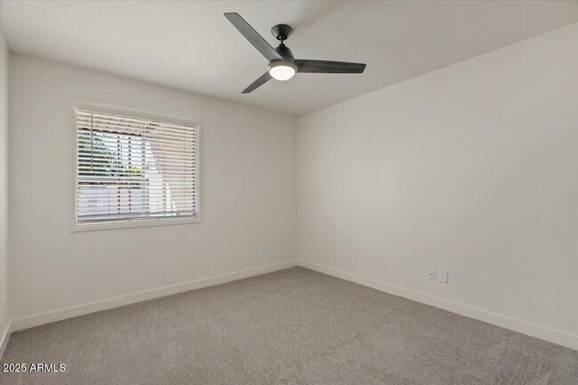 Building Photo - 7803 E Vernon Ave