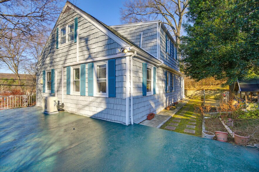 Building Photo - 199 S Rd