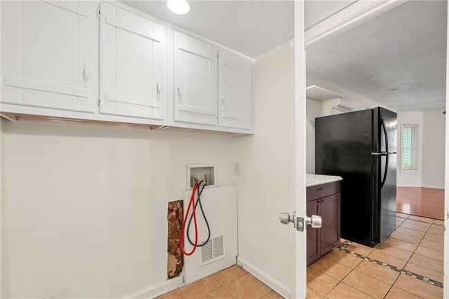 Building Photo - 6400 Oak Chase Ln