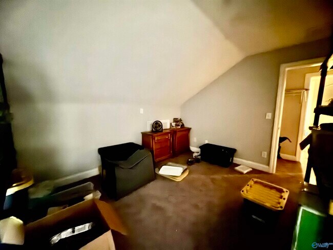 Building Photo - 468 Shamrock Dr