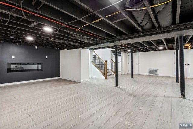 Building Photo - 648 E Broad St