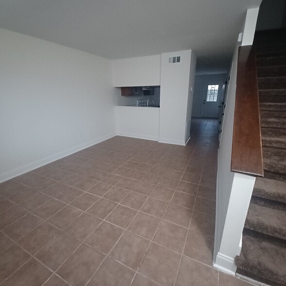 Building Photo - 8897 Richmond Dr