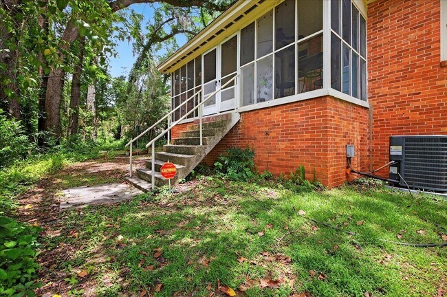 Building Photo - 1454 S Gadsden St