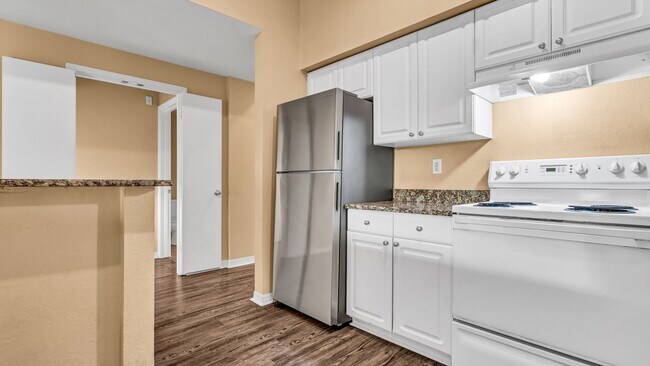 Building Photo - Great South Tampa 1st Floor 2BR/2BA Condo ...