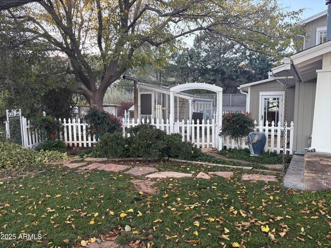 Building Photo - 1385 Mountain Rd