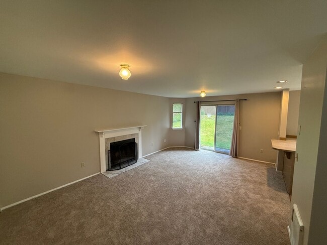 Building Photo - 4 Bedroom 2.5 Bath. Cul-de-Sac Home. New P...