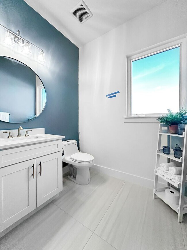 Building Photo - Waterfront Johns Pass Luxury | Steps to Beach + Pool, Hot Tub & Dock