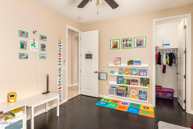 Building Photo - 423 E Mead Dr