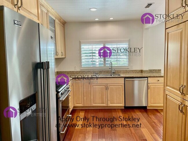 Building Photo - 158 Cameo Dr