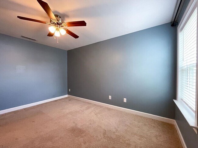 Building Photo - 2520 Snowdrop Ct