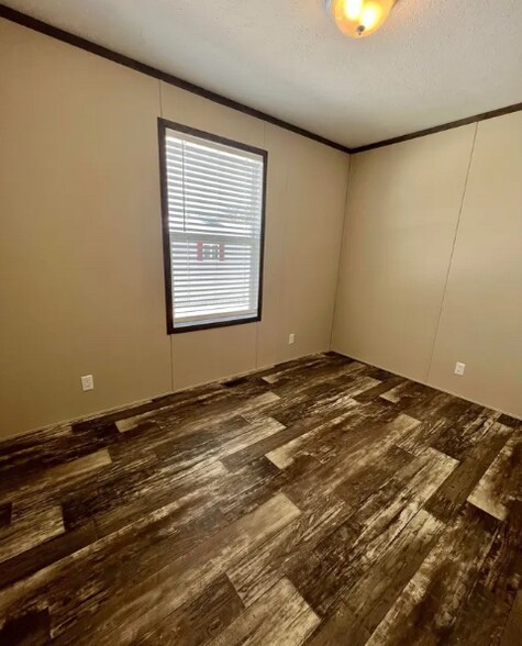 Building Photo - 6580 N Hampshire Dr