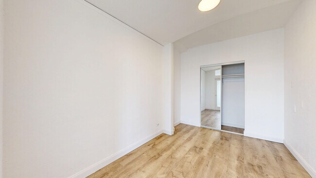 Building Photo - 19 Hermann St