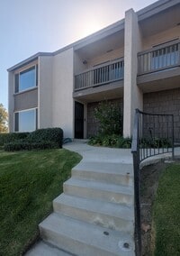 Building Photo - 1301 Iguana Cir
