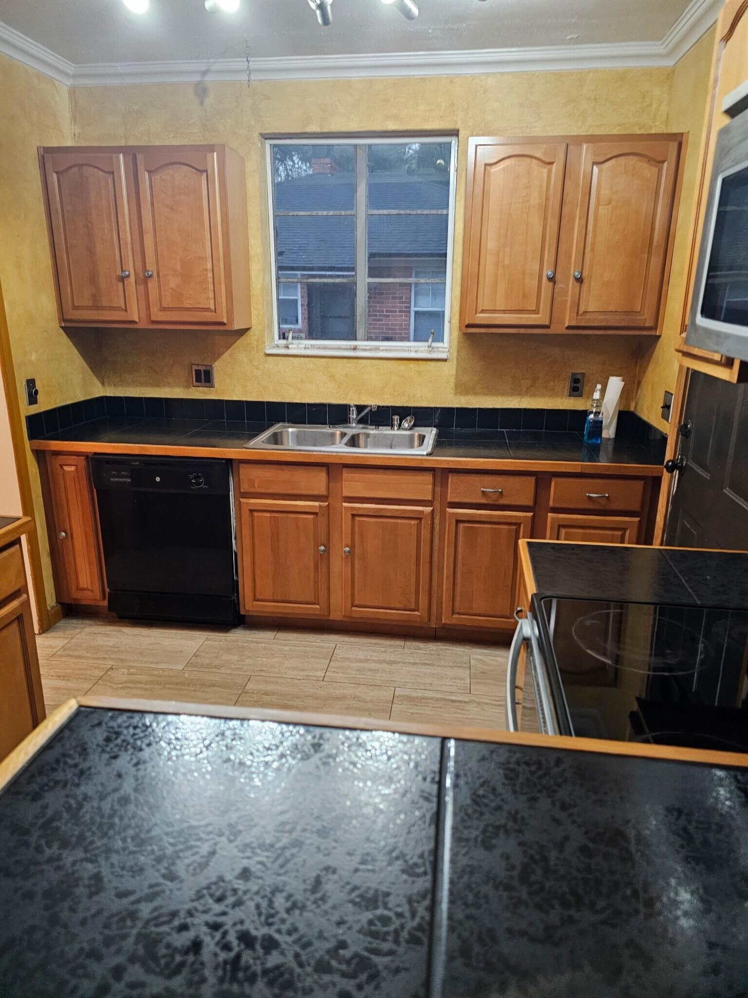 Kitchen - 3153 Fairwood Lane West