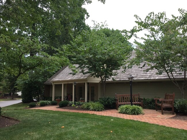 Building Photo - 10714 Kings Riding Way