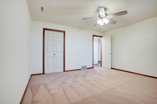 Building Photo - 11-11 Redtail Ct