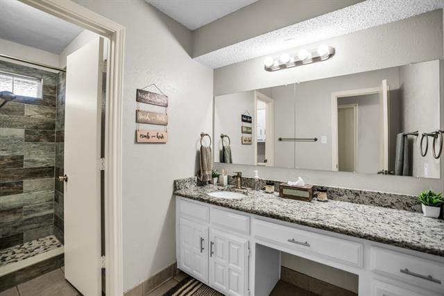 Building Photo - 5902 Fawn Valley Ln