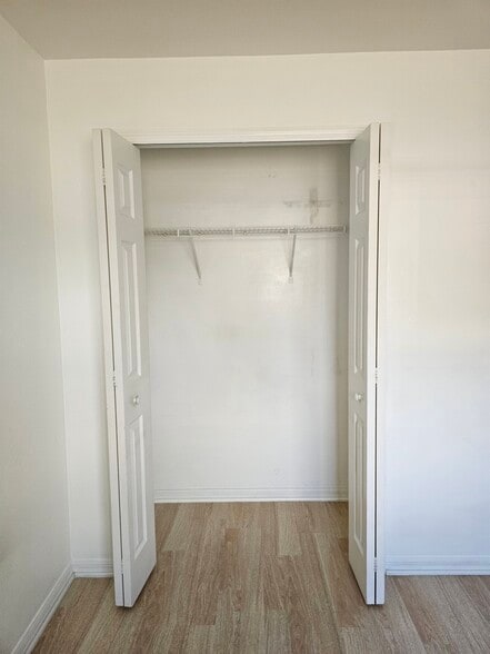 Building Photo - 117 Homer Ave S