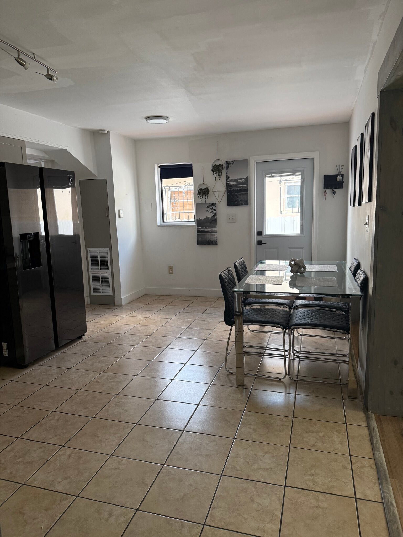 Building Photo - 3623 SW 15th St