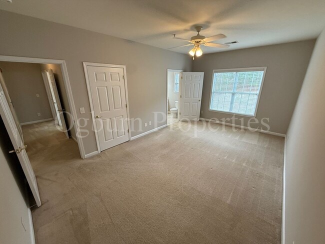 Building Photo - 6981 Hanesbrook Cir