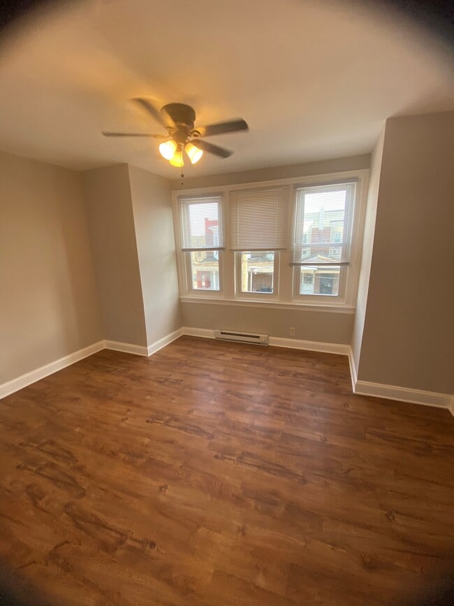 Building Photo - 5917 Irving St