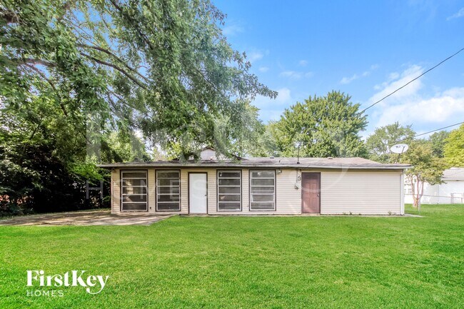 Building Photo - 1733 Alimingo Dr