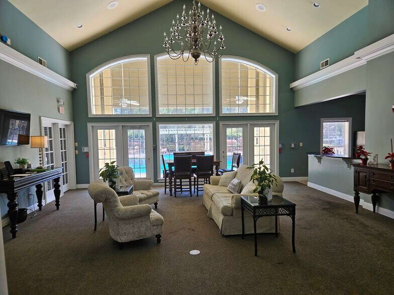 Building Photo - 1202 Walden Park Dr