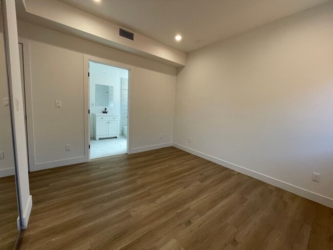 Building Photo - JUST COMPLETED MODERN TOWNHOMES! Never Lived In!