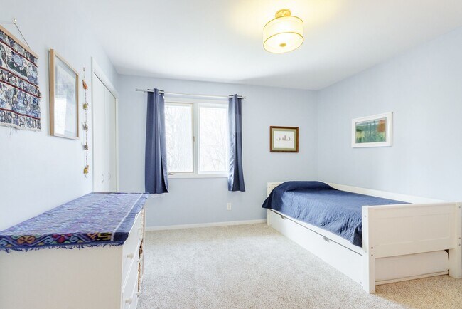 Building Photo - 313 Walnut Grove Dr
