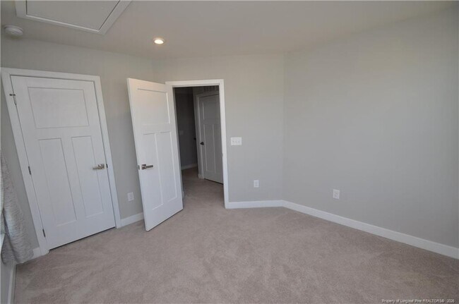 Building Photo - 200 Misty Pike Dr