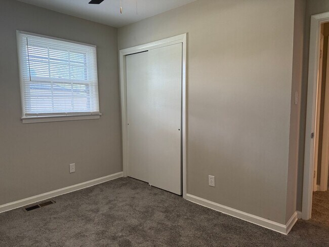 Building Photo - Amazing Ranch Home In Raleigh, Available Now!